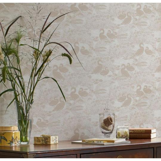 bezova kremova pobrezna vzorka tapeta labut vodna ruza rekreacny dom kancelaria jedalen obyvacia izba spalna dekoracia vintage romanticky elegantny styl.jpg